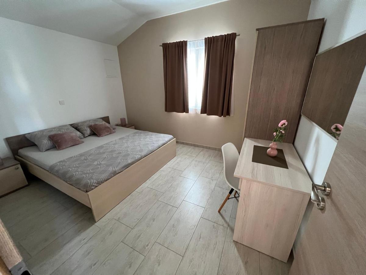 Apartmani Nina I Niko Ugljan Værelse billede